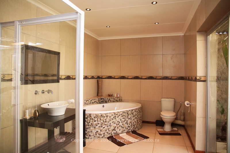 Gorgeous Lush Everwood